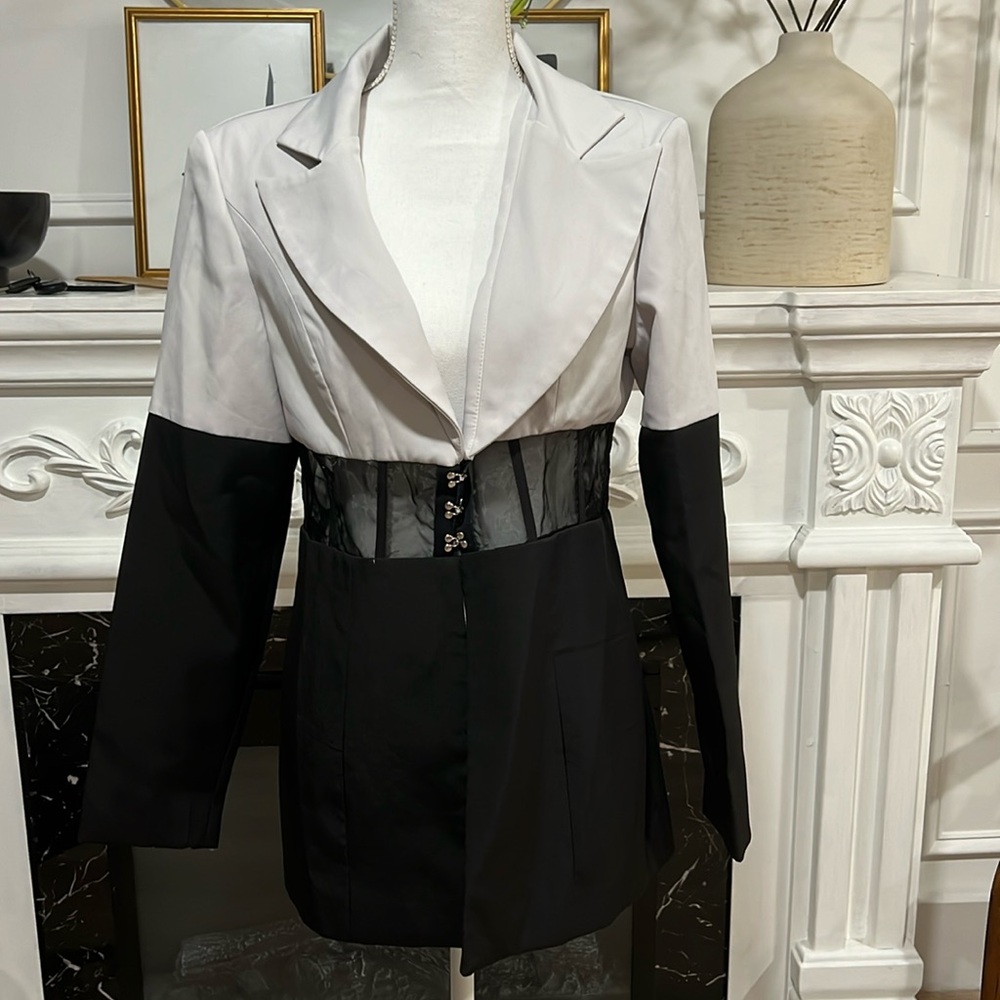 Boohoo women’s blazer